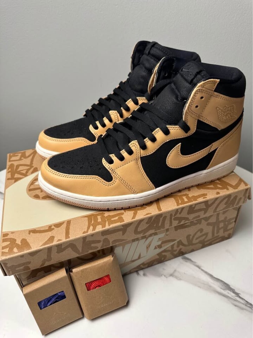 Air Jordan 1 Retro High OG Heirloom 555088-202 Sz 12